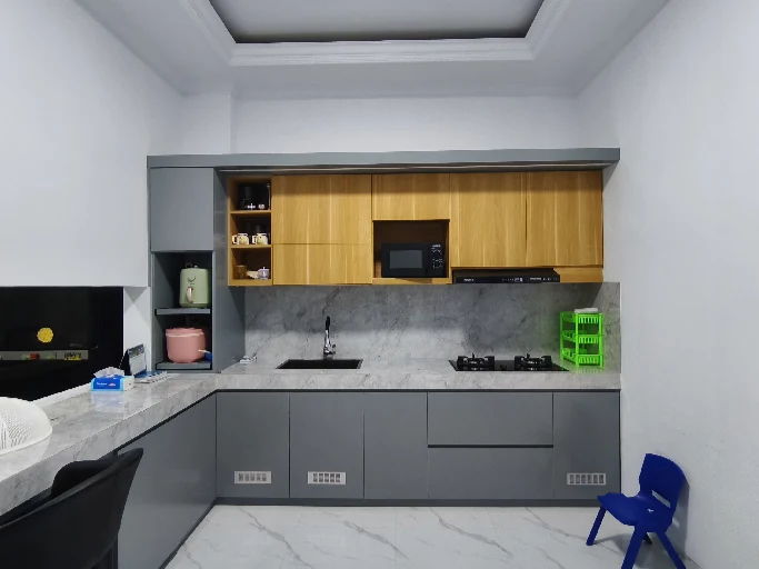 Tampilan akhir kitchen set modern minimalis